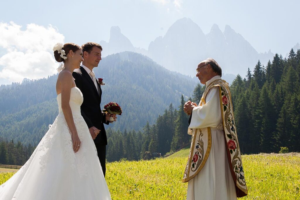 What should one do to get married in South Tyrol?